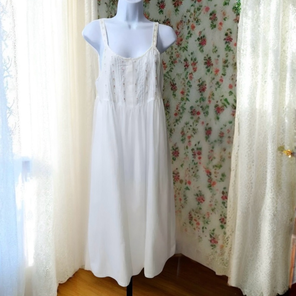 Vintage White Pink Flowers Floral Laura Ashley Nightgown size small